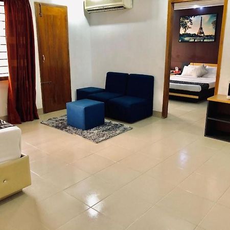 Tropical Daisy Hotel Dhaka Bagian luar foto