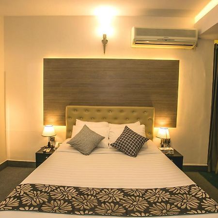 Tropical Daisy Hotel Dhaka Bagian luar foto