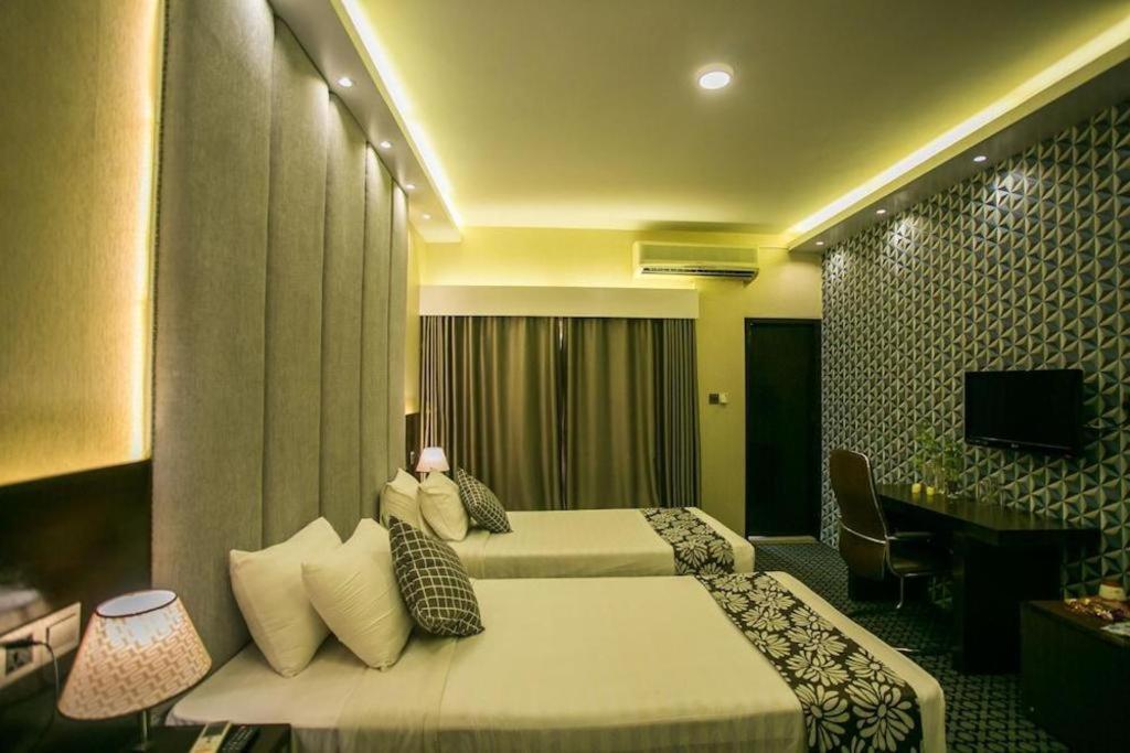 Tropical Daisy Hotel Dhaka Bagian luar foto