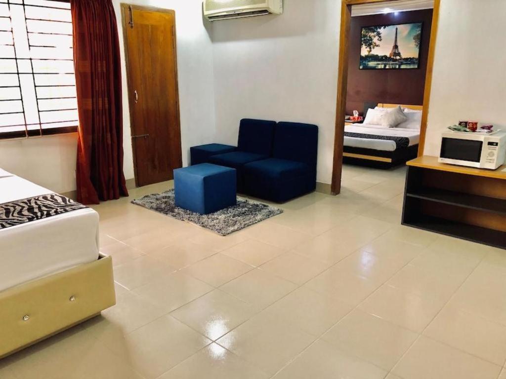 Tropical Daisy Hotel Dhaka Bagian luar foto
