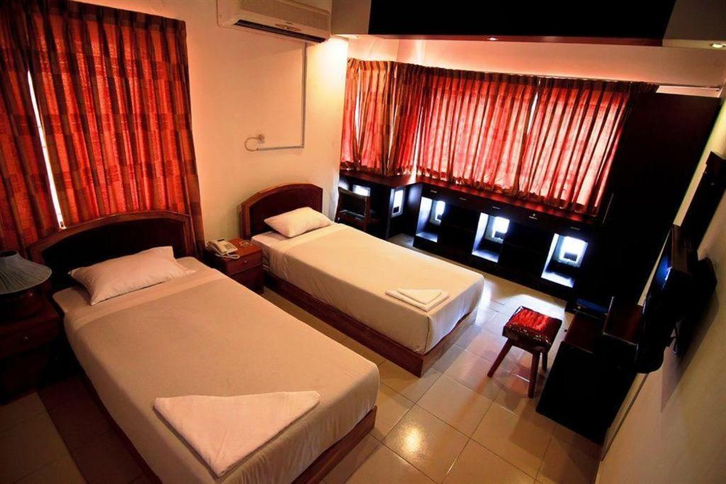 Tropical Daisy Hotel Dhaka Bagian luar foto