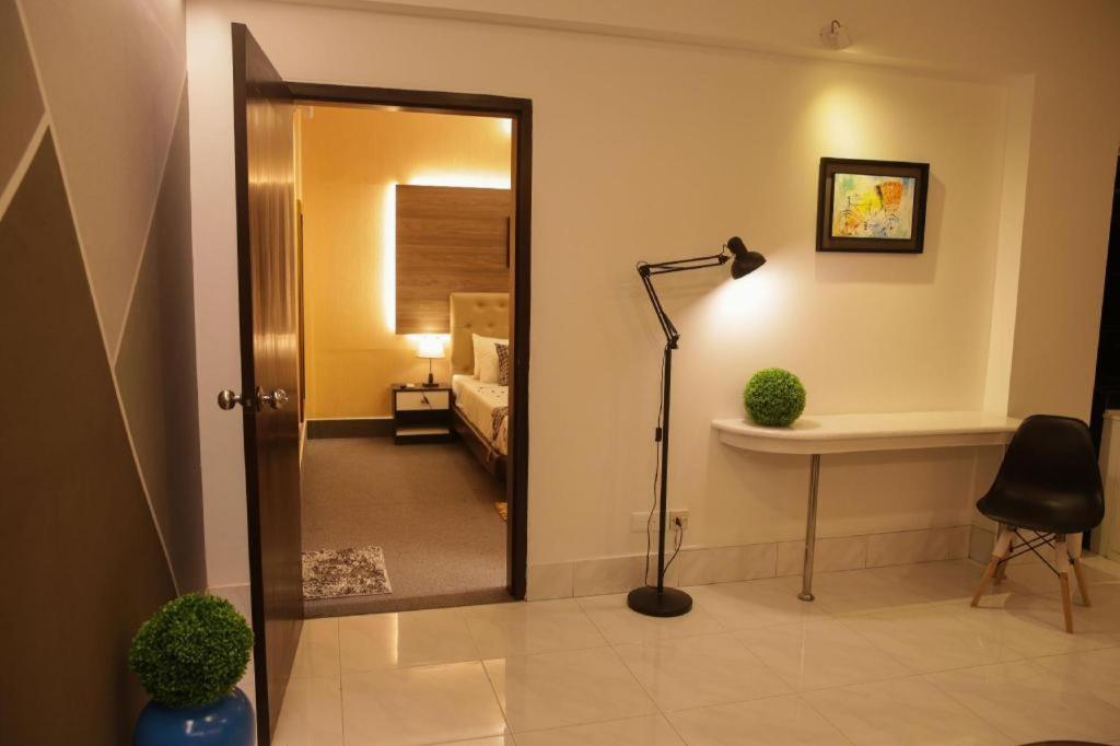 Tropical Daisy Hotel Dhaka Bagian luar foto