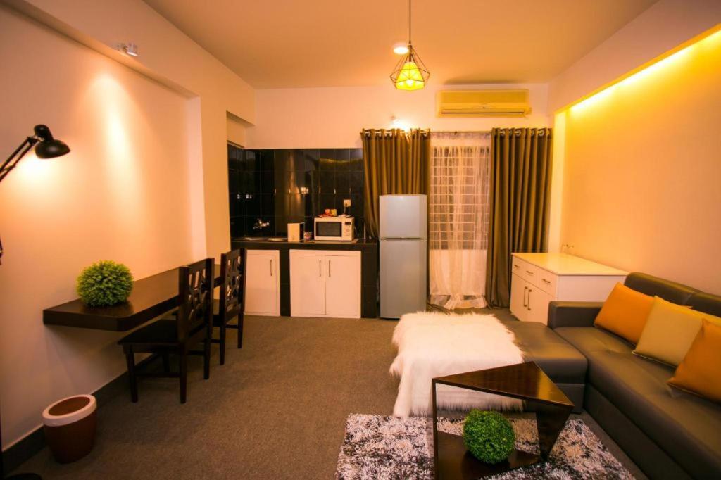 Tropical Daisy Hotel Dhaka Bagian luar foto