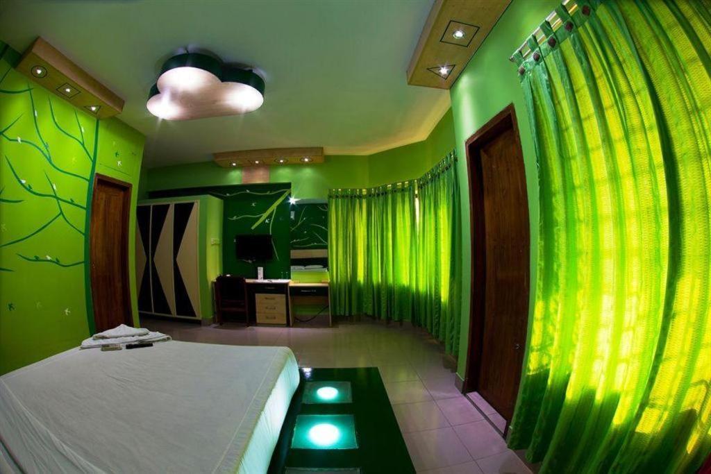 Tropical Daisy Hotel Dhaka Bagian luar foto