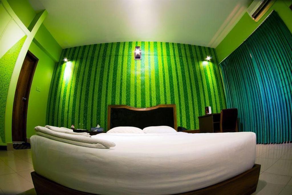 Tropical Daisy Hotel Dhaka Bagian luar foto