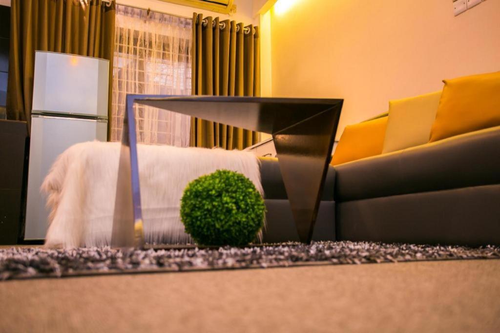 Tropical Daisy Hotel Dhaka Bagian luar foto
