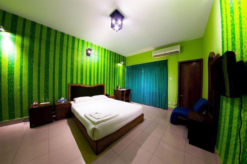 Tropical Daisy Hotel Dhaka Bagian luar foto