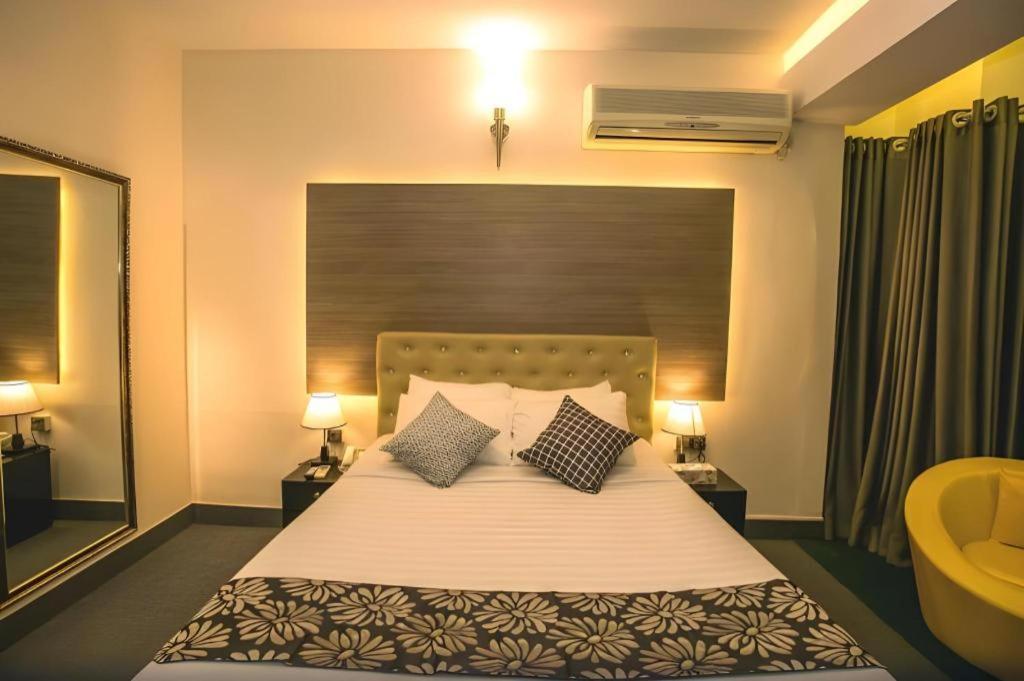 Tropical Daisy Hotel Dhaka Bagian luar foto