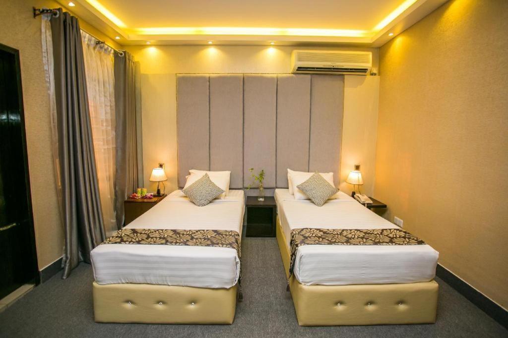 Tropical Daisy Hotel Dhaka Bagian luar foto