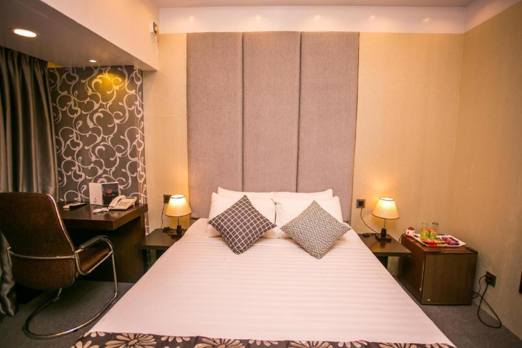 Tropical Daisy Hotel Dhaka Bagian luar foto