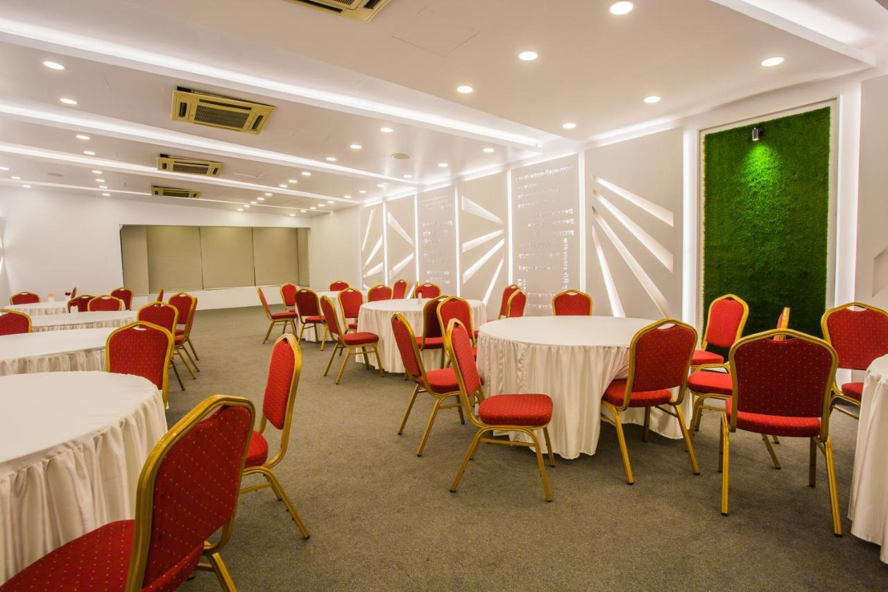 Tropical Daisy Hotel Dhaka Bagian luar foto