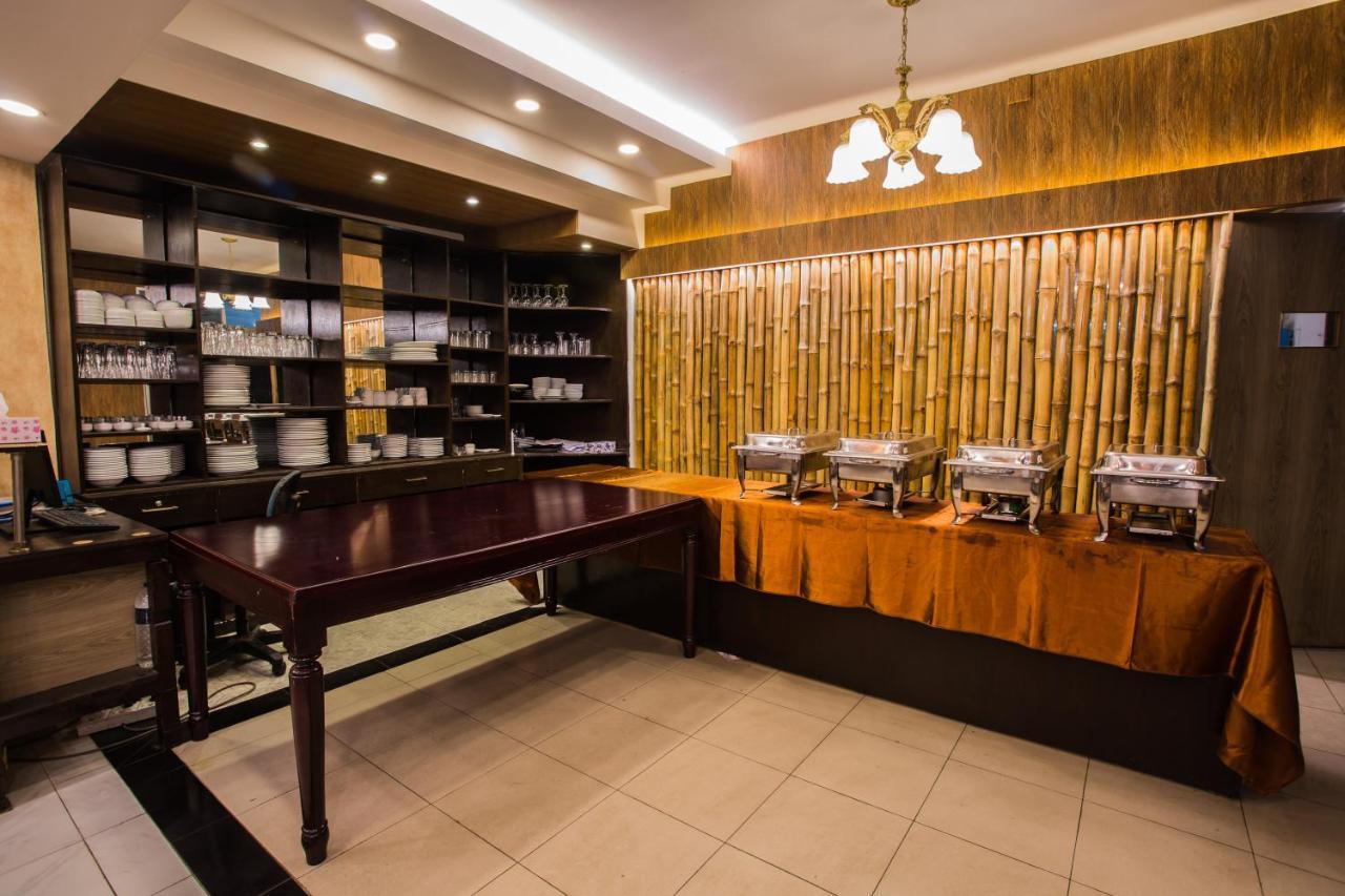 Tropical Daisy Hotel Dhaka Bagian luar foto