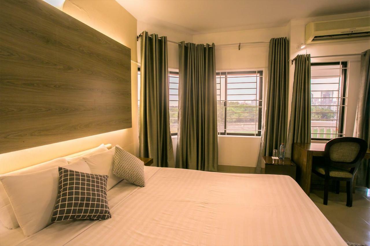 Tropical Daisy Hotel Dhaka Bagian luar foto