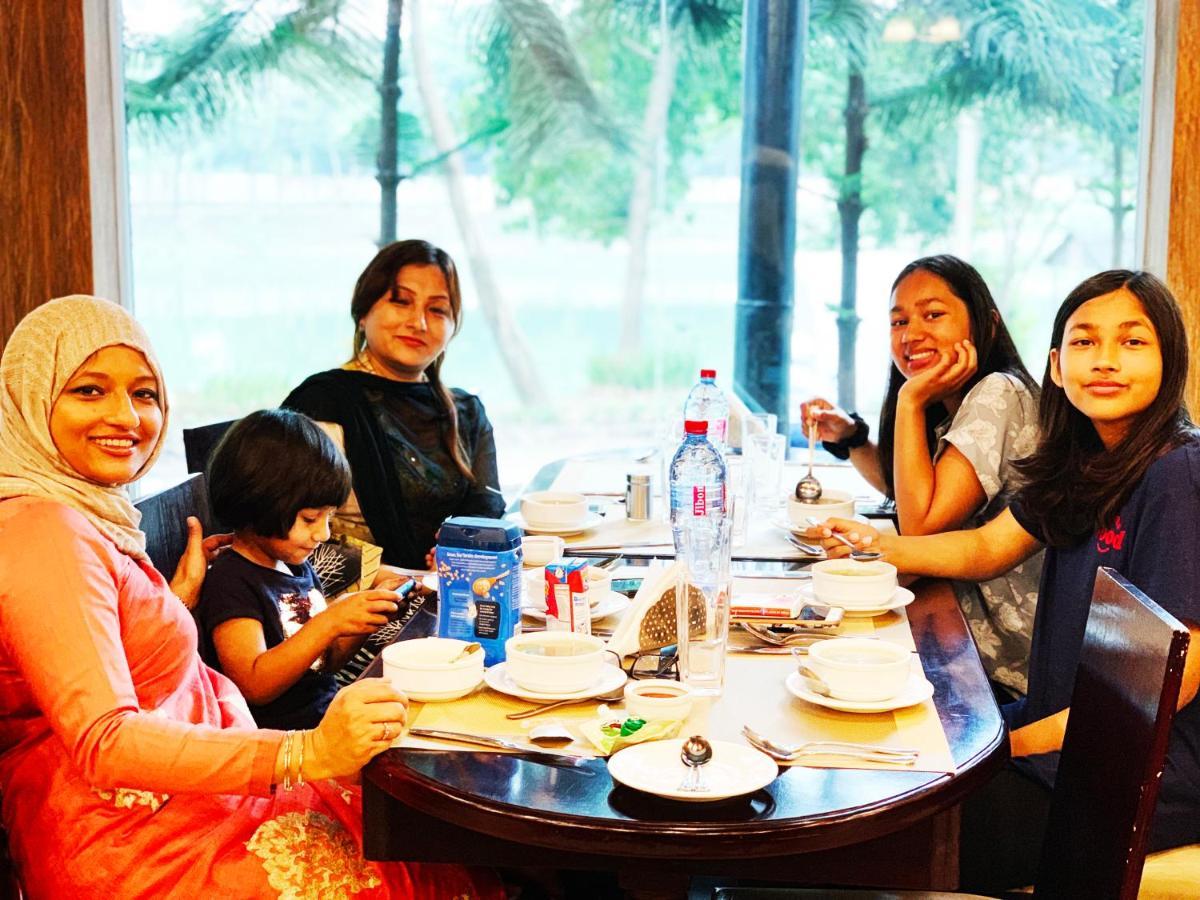 Tropical Daisy Hotel Dhaka Bagian luar foto